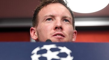 RB-Trainer Julian Nagelsmann spricht auf der Pressekonferenz vor dem Spieltag. Foto: Hendrik Schmidt/dpa-Zentralbild/dpa
