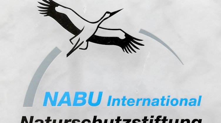 Das Logo des Nabu. Foto: Wolfgang Kumm/dpa/Archivbild