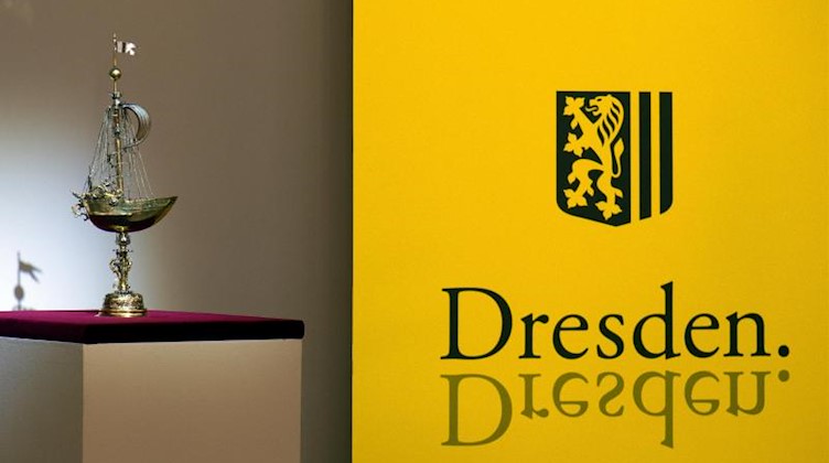 Ein bedeutendes Prunkstück des Dresdner Ratsschatzes, steht im Stadtmuseum Dresden. Foto: Arno Burgi/dpa-Zentralbild/dpa