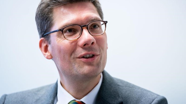Christian Hirte (CDU), Beauftragter der Bundesregierung für die neuen Bundesländer. Foto: Kay Nietfeld/dpa