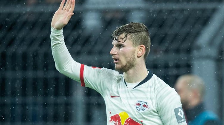 Leipzigs Timo Werner winkt nach einem Tor. Foto: Marcel Kusch/dpa