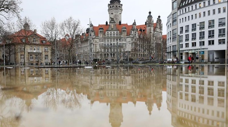 Blick auf das Neue Rathaus. Foto: Jan Woitas/zb/dpa/Archivbild