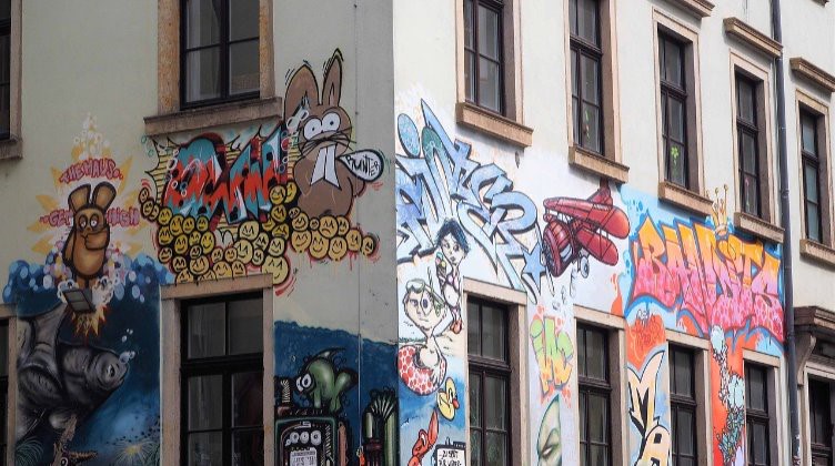 Symbolbild Graffiti Dresden Neustadt / pixabay - SimoneOrlik