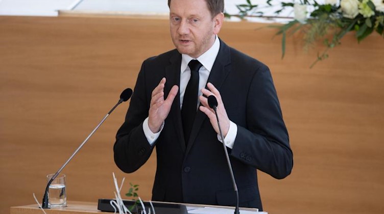 Michael Kratschmar (CDU), Minsterpräsident von Sachsen, spricht im Landtag. Foto: Sebastian Kahnert/dpa-Zentralbild/dpa