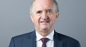 Thomas Schmidt (CDU) steht anlässlich einer Sitzung des Landtags. Foto: Sebastian Kahnert/dpa-Zentralbild/ZB/Archivbild