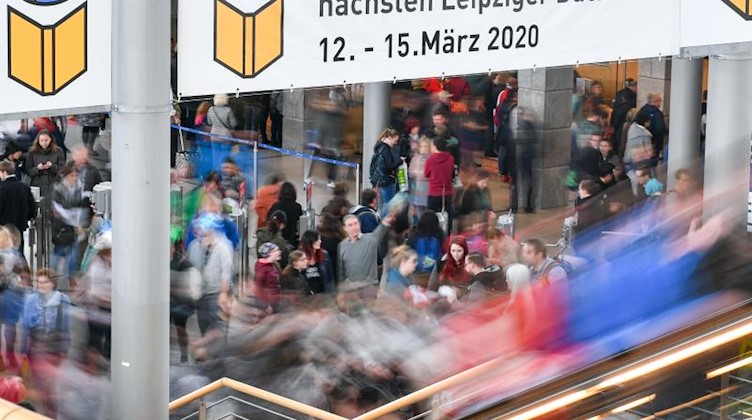 Der diesjährige Preis der Buchmesse soll im Programm von Deutschlandfunk Kultur bekanntgegeben werden. Foto: Jens Kalaene/dpa/Archivbild