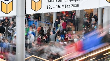Der diesjährige Preis der Buchmesse soll im Programm von Deutschlandfunk Kultur bekanntgegeben werden. Foto: Jens Kalaene/dpa/Archivbild