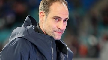 Oliver Mintzlaff, Vorstandsvorsitzender RB Leipzig, steht im Stadion. Foto: Jan Woitas/dpa/Archivbild