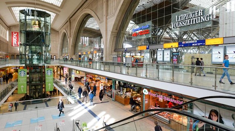 Blick auf die Promenaden im Hauptbahnhof in Leipzig. Foto: Peter Endig/dpa-Zentralbild/dpa/Archivbild