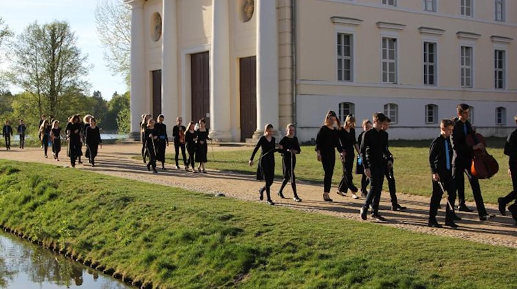 Die Deutsche Streicherphilharmonie. Foto: VdM/Verband deutscher Musikschulen /dpa/Archivbild