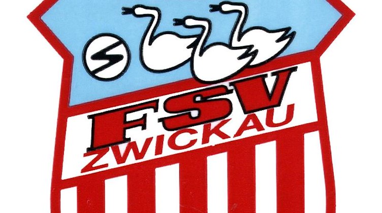 Blick auf das Vereins-Logo des sächsischen Fußball-Drittligisten FSV Zwickau. Foto: Zentralbild/dpa-Zentralbild/dpa/Archivbild