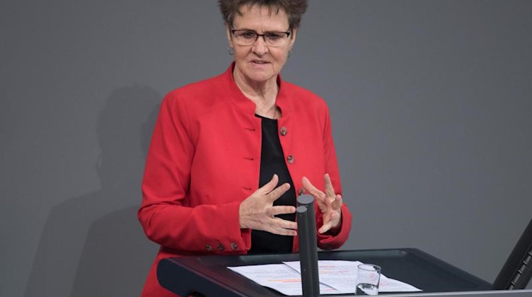 Sabine Zimmermann (Die Linke). Foto: Jörg Carstensen/dpa/Archivbild
