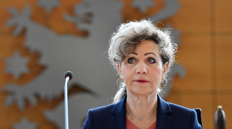 Birgit Keller (Die Linke) nimmt an einer Sitzung im Thüringer Landtag teil. Foto: Martin Schutt/dpa-Zentralbild/dpa/Archivbild