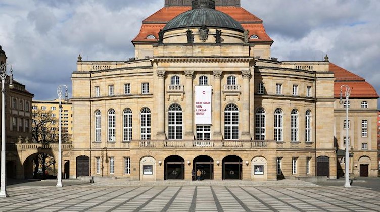 Blick auf das Opernhaus auf dem Theaterplatz in Chemnitz (Sachsen). Foto: Jan Woitas/dpa-Zentralbild/dpa/Archivbild