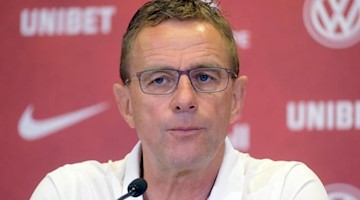 Ralf Rangnick bei einer Pressekonferenz. Foto: Sebastian Willnow/zb/dpa/Archivbild
