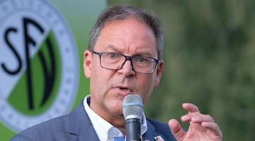Hermann Winkler, Präsident des Sächsischen Fußballverbandes (SFV). Foto: Sebastian Willnow/dpa/Archivbild