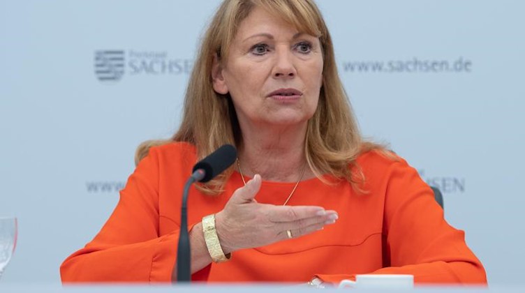 Petra Köpping (SPD), Gesundheitsministerin von Sachsen, spricht. Foto: Sebastian Kahnert/dpa-Zentralbild/dpa/Archivbild