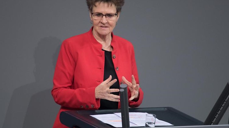 Die Zwickauer Bundestagsabgeordnete, Sabine Zimmermann (Die Linke). Foto: Jörg Carstensen/dpa/Archivbild