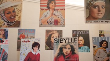 Titelseiten der DDR-Modezeitschrift Sibylle. Foto: Sebastian Kahnert/dpa-Zentralbild/dpa/Archivbild