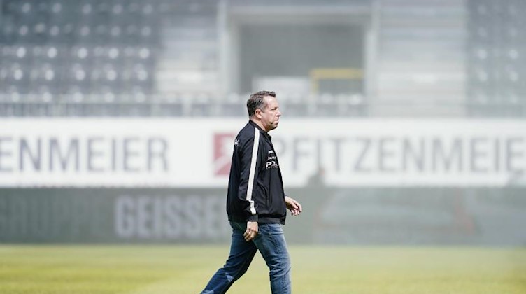 Dresdens Trainer Markus Kauczinski. Foto: Uwe Anspach/dpa/Archivbild