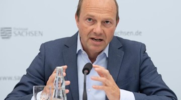 Wolfram Günther (Bündnis90/Die Grünen), Umweltminister von Sachsen, spricht. Foto: Sebastian Kahnert/dpa-Zentralbild/dpa/Archivbild