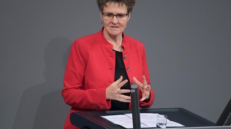 Die Zwickauer Bundestagsabgeordnete Sabine Zimmermann (Die Linke). Foto: Jörg Carstensen/dpa/Archivbild