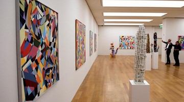 Eine Ausstellung einiger Werke von Günther Horning. Foto: Sebastian Kahnert/dpa-Zentralbild/dpa