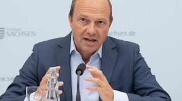 Wolfram Günther (Bündnis90/Die Grünen), Umweltminister von Sachsen, spricht. Foto: Sebastian Kahnert/dpa-Zentralbild/dpa/Archivbild
