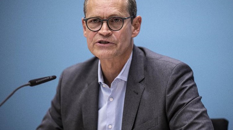 Michael Müller (SPD) hat derzeit den Vorsitz bei der MPK der ostdeutschen Länder. Foto: Fabian Sommer/dpa/Archivbild
