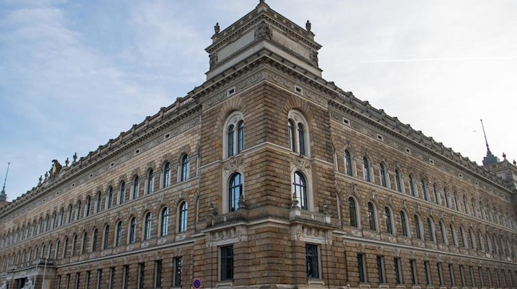 Das Dresdner Landgericht ist zu sehen. Foto: Monika Skolimowska/ZB/dpa/Archiv