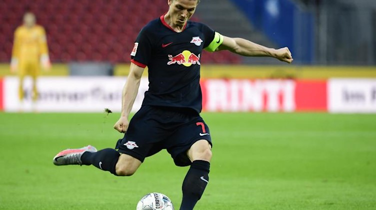 Leipzigs Marcel Sabitzer während eines Spiels in Aktion. Foto: Ina Fassbender/AFP/POOL/dpa/Archivbild