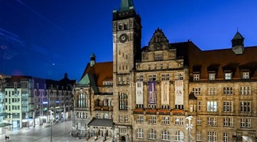 Blick auf das Neue Rathaus von Chemnitz. Foto: Hendrik Schmidt/dpa-Zentralbild/dpa/Archivbild