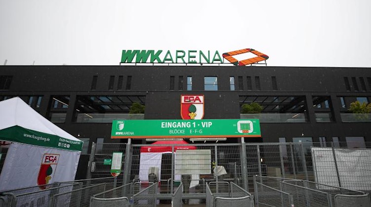 Ein Blick von Außen auf die WWK Arena in Augsburg. Foto: Michael Dalder/Reuters-Pool/dpa/Archiv