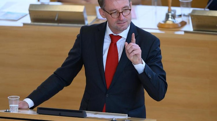 Roland Wöller (CDU), Innenminister von Sachsen. Foto: Sebastian Kahnert/dpa-Zentralbild/dpa/Archiv