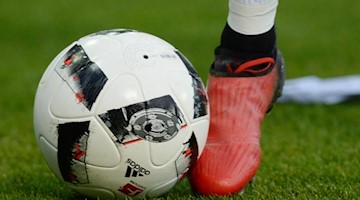 Ein Fußball-Spiel. Foto: Patrick Seeger/dpa/Symbolbild