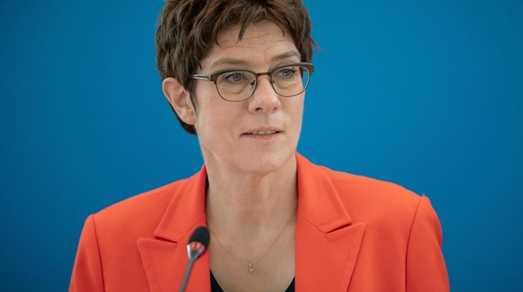 Annegret Kramp-Karrenbauer (CDU) bei einem Termin. Foto: Michael Kappeler/dpa-pool/dpa/Archivbild