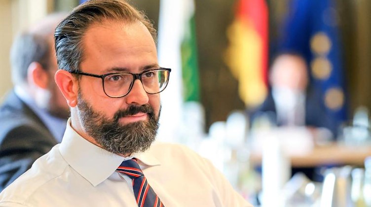 Sachsens Wissenschaftsminister Sebastian Gemkow (CDU) nimmt an einer Kabinettssitzung teil. Foto: Jan Woitas/dpa-Zentralbild/dpa/Archivbild