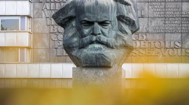 Blick auf das Karl-Marx-Denkmal in Chemnitz. Foto: Jan Woitas/dpa-Zentralbild/dpa