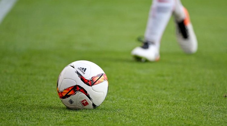 Ein Fußball-Spiel. Foto: Jan Woitas/dpa-Zentralbild/dpa/Symbolbild