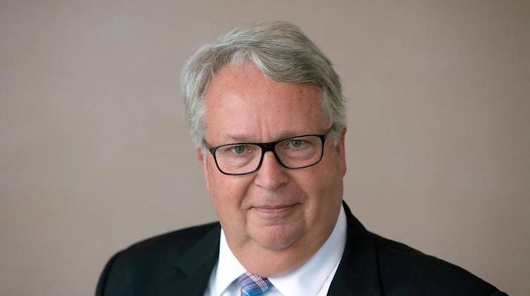 Geert Mackenroth (CDU) bei einem Fototermin. Foto: Arno Burgi/dpa-Zentralbild/ZB/Archivbild