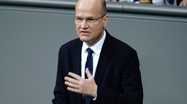 Unionsfraktionschef Ralph Brinkhaus spricht im Deutschen Bundestag. Foto: Kay Nietfeld/dpa/Archivbild