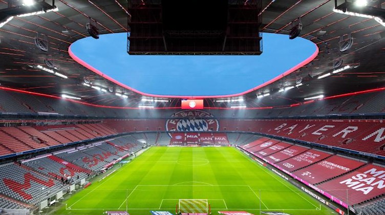 Die menschenleere Allianz Arena vor dem Spiel. Foto: Sven Hoppe/dpa