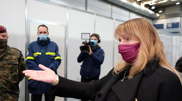 Köpping: Corona-Impfzentren ab Mitte Dezember arbeitsfähig