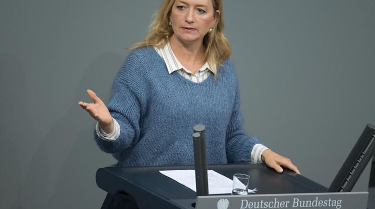Caren Lay (Die Linke) spricht im Deutschen Bundestag. Foto: Jörg Carstensen/dpa/Archivbild
