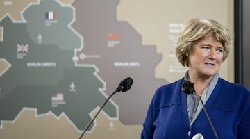 Monika Grütters (CDU) spricht zur Vorstellung eines Konzeptes für das Mahnmal für Opfer des Kommunismus. Foto: Fabian Sommer/dpa