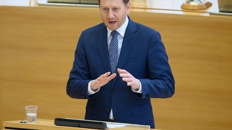 Michael Kretschmer (CDU), Ministerpräsident von Sachsen, spricht. Foto: Sebastian Kahnert/dpa-Zentralbild/dpa/Archivbild