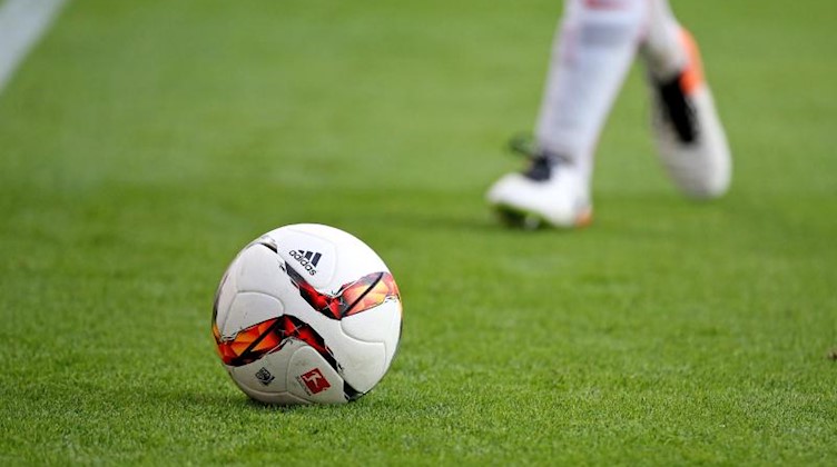Ein Fußball-Spiel. Foto: Jan Woitas/dpa-Zentralbild/dpa/Symbolbild