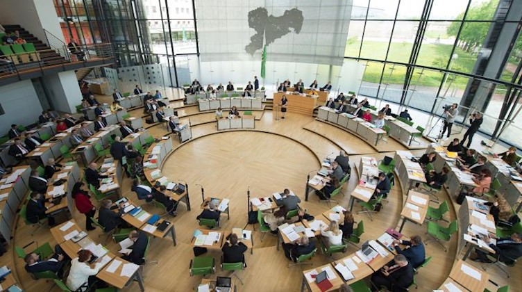 Eine Debatte im Sächsischen Landtag in Dresden. Foto: Sebastian Kahnert/dpa/Archivbild