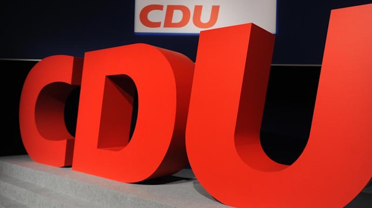 Das Logo der CDU. Foto: Arno Burgi/dpa-Zentralbild/dpa/Archivbild