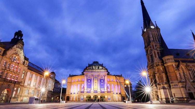 Blick auf das Opernhaus in Chemnitz. Foto: Jan Woitas/dpa-Zentralbild/dpa/Archivbild